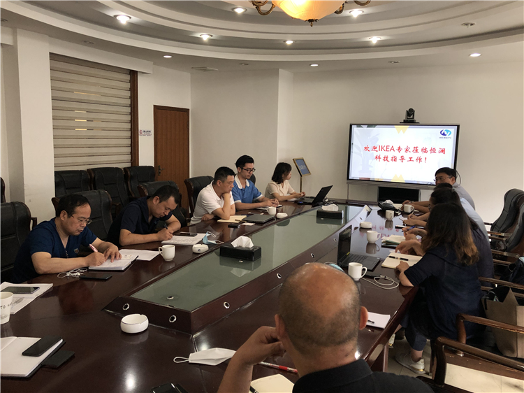 鴻誠公司與再生產業(yè)鏈客戶交流情景